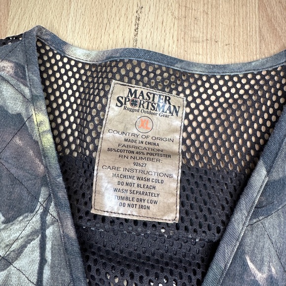 Cabela's Camouflage Hunting Vest - Picture 5 of 8